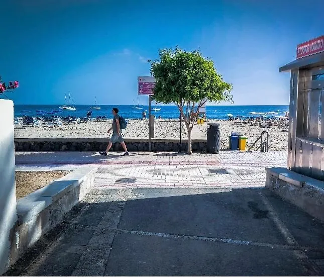 Lovely 2 Bedroom Apartment Near Las Vistas Beach Adults Only! Playa de las Americas  0*, Playa de las Americas (Tenerife)